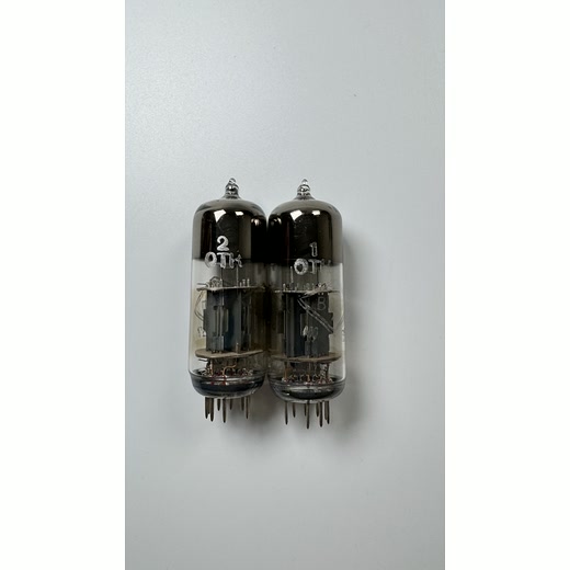 Квартет 6Н6П, круглый геттер, ракурс 1